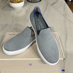New in box Rothys’s Sz 7 Original Slip On Sneaker